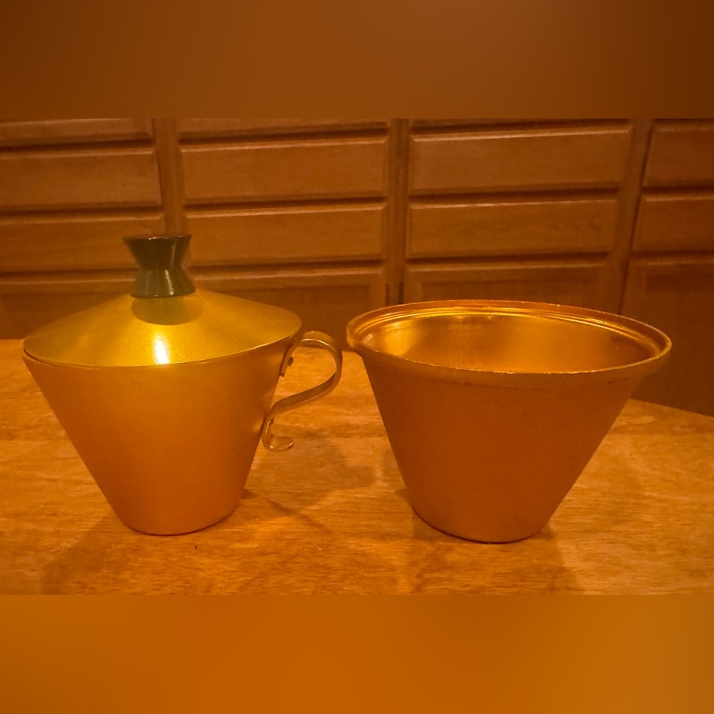 MCM Color Craft Cream and Sugar Set